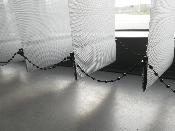 Poids store à bandes verticales 127 mm